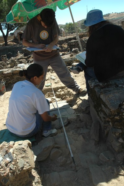 Escavações na Alcáçova do Castelo de Mértola 2