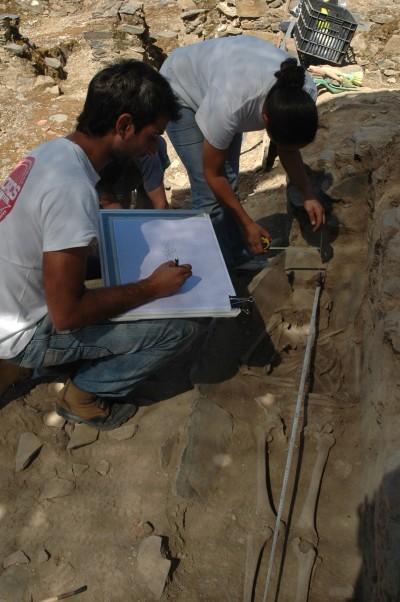 Escavações na Alcáçova do Castelo de Mértola 3