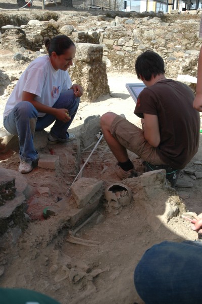 Escavações na Alcáçova do Castelo de Mértola 6