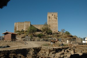 Escavações na Alcáçova do Castelo de Mértola 1