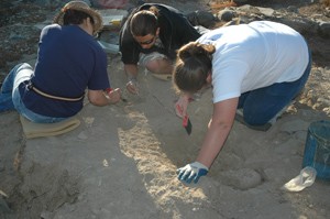 Escavações na Alcáçova do Castelo de Mértola 3