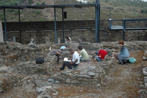 Escavações na Alcáçova do Castelo de Mértola 12