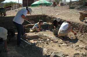 Escavações na Alcáçova do Castelo de Mértola 14